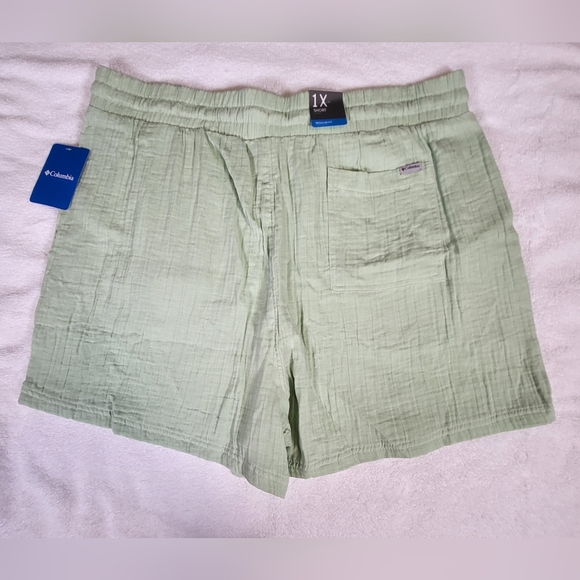 COLUMBIA Light Green Holly Hideaway Breezy Shorts - Plus Size 1X (NWT) - Picture 7 of 10